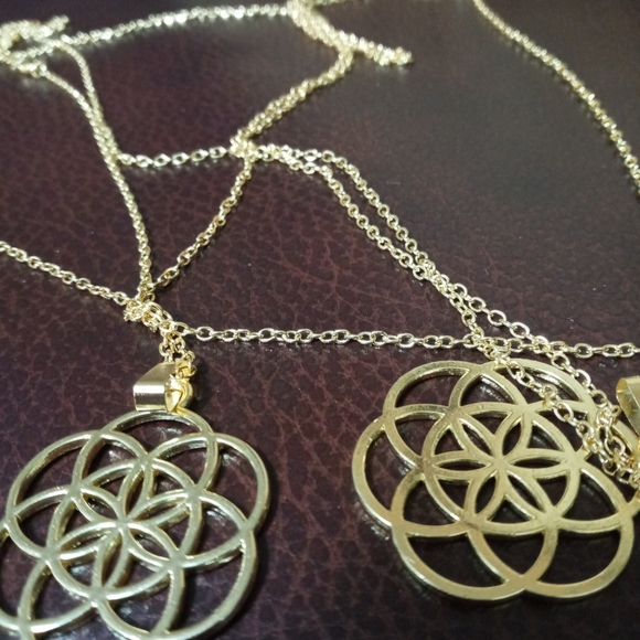 2 PK New Hot Sweet Flower Gold Plated 24" Necklace - Picture 2 of 5